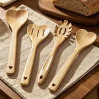 Ensemble d'ustensiles de cuisine en bambou naturel, cuillère en forme de cœur, spatule, cuillère à pâtes, outils de cuisine écologiques, logo personnalisé disponible