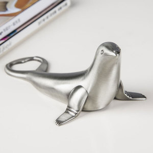 Abrebotellas de cerveza de decoración del hogar en forma de delfín de Material metálico de alta calidad - Product Image 2