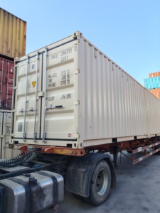 Conteneur sec 20gp d'occasion, structure robuste intacte, plancher résistant aux intempéries, idéal pour la logistique internationale et les expéditions à long terme. - Product Image 3