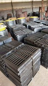 <span class=keywords><strong>Grille</strong></span> de <span class=keywords><strong>caniveau</strong></span> en <span class=keywords><strong>fonte</strong></span> ductile robuste pour système de drainage routier et égouts municipaux urbains, haute capacité de charge, services de fonderie - Product Image 6