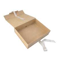 Boîte d'emballage de luxe de style nouveau, boîte rigide pliable portable pour l'emballage de cosmétiques avec ruban
