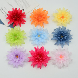 Fleur artificielle chrysanthème à flamme simulée Dongchen Crafts, décoration de mariage, décoration intérieure, fleur de base 5g - Product Image 1