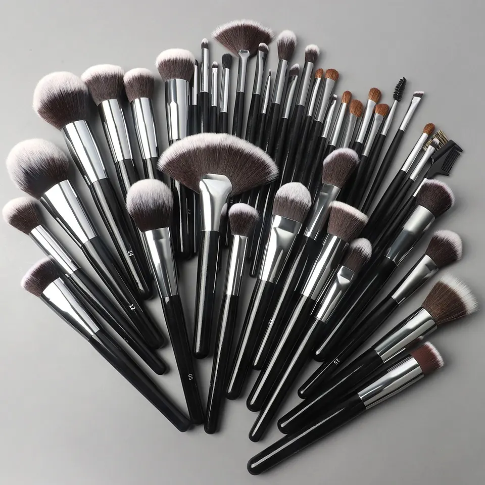 40 Pcs Professionele Metalen 2022 Groothandel Private Label High End Top Kwaliteit Hout Cosmetische Zwarte Make-Up Borstel Set Op Promotie