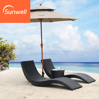 Chaise longue de luxe en rotin PE en forme de S avec dossier en osier et structure en aluminium pour piscine et plage