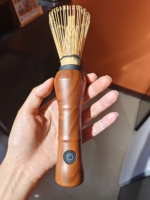 Ensemble fouet à matcha en bambou japonais écologique avec logo personnalisé et manche en bois électrique pour cérémonie du thé et café