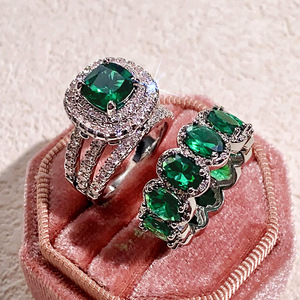 H460 Anello di Lusso da Donna con Diamante Taglio Smeraldo, Gioiello Nuziale con Pietra Naturale - Product Image 3