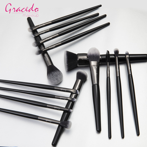 GR139 RTS Venta al por Mayor <span class=keywords><strong>de</strong></span> Brochas <span class=keywords><strong>de</strong></span> <span class=keywords><strong>Maquillaje</strong></span> Profesionales Personalizadas con Etiqueta Privada, Juego <span class=keywords><strong>de</strong></span> 15 Brochas <span class=keywords><strong>de</strong></span> <span class=keywords><strong>Maquillaje</strong></span> Veganas Grises - Product Image 4