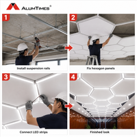 Panneau décoratif suspendu en aluminium artistique Alumtimes, adapté au design moderne des salles d'exposition et de clubs.