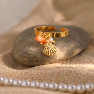 Anillo con Dije de Concha Dorada y Coral Rosa, Ajustable, Unisex, Regalo de Joyería - Product Image 4