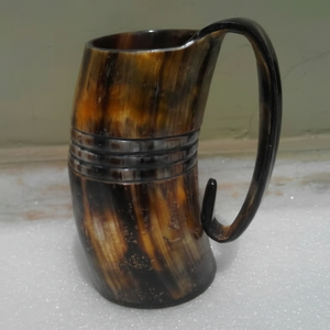 Taza de cerveza decorativa de cuerno de búfalo de Color Natural marrón y negro, taza de jarra de cuerno para beber vikingo tallada con Base de madera - Product Image 1