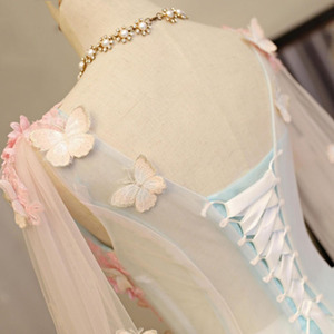 Abiti Quinceanera 2026 <span class=keywords><strong>con</strong></span> Cappuccio, Nuovo <span class=keywords><strong>Vestito</strong></span> Estivo da Fata, Abito da Ballo Blu Chiaro <span class=keywords><strong>con</strong></span> Scollo a V, Vestidos De 15 Anos Quinceanera - Product Image 4