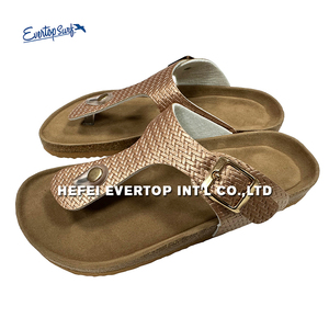 Pantoufles d'intérieur pour femmes en gros à prix abordable, personnalisables avec logo, semelle en liège - Product Image 5