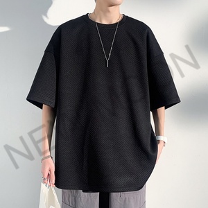 เสื้อยืดแขนสั้นทรงโอเวอร์ไซส์สไตล์เรโทรฮิปฮอปแฟชั่นสตรีทสำหรับผู้ชายฤดูร้อน ดีไซน์ทันสมัย ผ้าถักแบบเรียบ คอเสื้อหลวม - Product Image 2