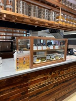 Comptoir de présentation autoportant robuste et écologique en aluminium et bois pour boulangerie/cafétéria, éclairage LED, dimensions personnalisables