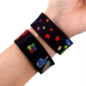 สายรัดข้อมือแบบสปอร์ตกันน้ำ เป็นมิตรกับสิ่งแวดล้อม ทำจากวัสดุทอ  รับผลิตจำนวนมากพร้อมสกรีนโลโก้  สายรัดข้อมือเด็กสำหรับรางวัลในโรงเรียน  สายรัดข้อมือสำหรับค่าย  สายรัดข้อมือสำหรับติดบัตรประจำตัว - Product Image 1