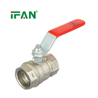 Vanne à boisseau sphérique en laiton IFAN ODM à double filetage mâle, poignée papillon rouge haute pression pour contrôle de conduite d'eau