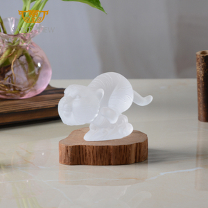 Souvenir d'entreprise <span class=keywords><strong>SAINT</strong></span>-VIEW, logo personnalisé, cadeau, statue en liuli de haute qualité, décoration intérieure, tigre, <span class=keywords><strong>ambre</strong></span>/jaune-vert, écologique - Product Image 5