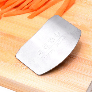 Protectores de manos de acero inoxidable para cocina, protectores de dedos para cortar verduras, dispositivos de protección anticorte para la cocina. - Product Image 2