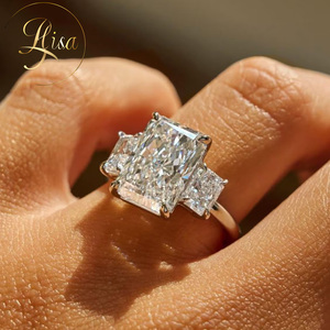 Anello di Fidanzamento con Diamante Creato in Laboratorio 5CT VVS <span class=keywords><strong>D</strong></span> Certificato IGI, Anello Trilogy Personalizzato con Diamante HPHT Radiante per Donna, Gioielleria Fine - Product Image 1