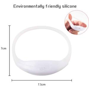 Pulsera de luz LED personalizada con opciones multicolores para festivales de música y eventos de conciertos - Product Image 5