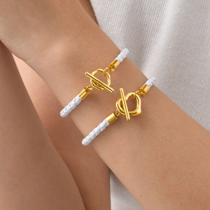 Bracelet en acier inoxydable plaqué or 18 carats avec fermoir OT en forme de fleur et cuir microfibre blanc, bijoux tendance pour femmes, mode quotidienne - Product Image 2