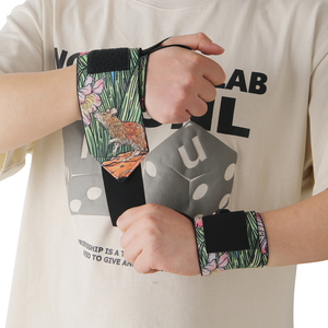 مبطنة بالجملة للياقة البدنية-وزن الأنيمي شعار مخصص صالة ألعاب رياضية مع حلقة الإبهام لرفع القوة - Product Image 3