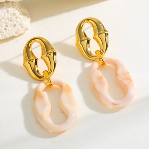 Pendientes Minimalistas de Acero Inoxidable 304 Chapados en Oro de 18K con Resina en Forma de Ocho, Diseñados para un Uso Diario Ligero - Product Image 5