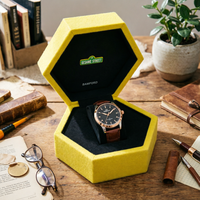 Boîte à montre hexagonale en bois recouverte de feutre jaune, doublure en velours noir, logo personnalisé, boîte de rangement pour montre, pour l'emballage et la présentation des montres