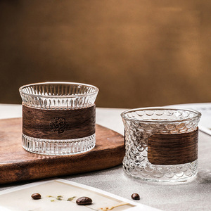 Taza de Vidrio Borosilicato Transparente <span class=keywords><strong>con</strong></span> Logotipo Personalizado al por Mayor, Taza Reutilizable Portátil y Bonita <span class=keywords><strong>con</strong></span> <span class=keywords><strong>Aro</strong></span> de Madera para <span class=keywords><strong>Café</strong></span>, Agua, Vino, Té 	   Bebida - Product Image 3