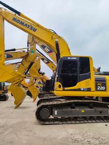 Excavatrice Komatsu PC220-8 d'occasion, 22 tonnes, chenilles, avec 20 tonnes PC200 et PC240, composants clés : moteur, boîte de vitesses, pompe - Product Image 2