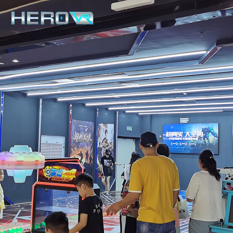 HEROVR การลงทุนโรมมิ่งฟรีผู้เล่น4คน9D VR Shooting VR Arena โซนเกมในอินเดีย