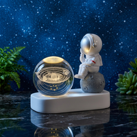 Lampe de nuit en cristal gravée en 3D avec astronaute, LED, base en bois, cadeau personnalisé