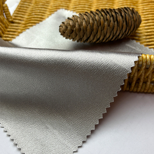 Nouveauté usine : Tissu satiné brillant 160 g/m² en polyester 100 %, tissu soyeux, vente en gros, pour vêtements - Product Image 5