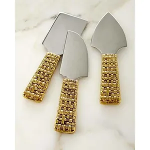 Ensemble de couteaux à fromage de table en acier inoxydable avec manche en bois et acrylique, parfait pour un service élégant et une spatule à beurre - Product Image 4