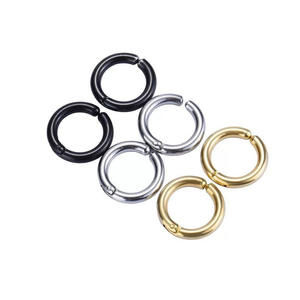 Pendientes de aro con clip de acero de titanio, negro, plateado, dorado, joyería de moda unisex, sin perforación, para mujeres y hombres - Product Image 1