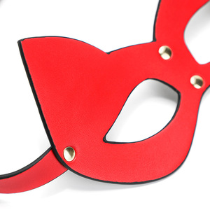 Antifaz Erótico de Cuero Rojo Estilo Gato para Juegos de Rol para Adultos - Product Image 1