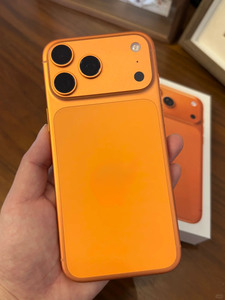 Pour Smartphone 17 Pro <span class=keywords><strong>Orange</strong></span> 5G Écran OLED 6,3 pouces 4K 120Hz Processeur Déca-Core Appareil Photo 64MP+48MP NFC IOS - Product Image 2