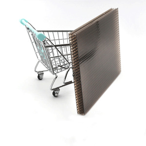 Plaque de <span class=keywords><strong>polycarbonate</strong></span> <span class=keywords><strong>alvéolaire</strong></span> ondulée transparente bleue 4mm <span class=keywords><strong>6mm</strong></span> 8mm 10mm personnalisable pour toiture extérieure 50 microns - Product Image 2