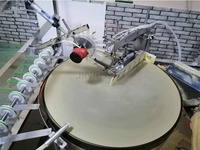 Machine à crêpes électrique automatique à grandes crêpes françaises rotatives pour gagner du temps faisant la crêpe Machine à crêpes entièrement automatique