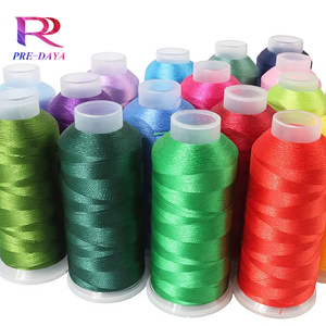 <span class=keywords><strong>Fil</strong></span> à broder de haute qualité 100% polyester haute ténacité 120D/2 5000 yards 122g pour machines à broder à grande vitesse - Product Image 1