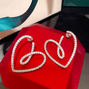 Orecchini a Perno con Design a Cuore Traforato, Eleganti Orecchini da Donna alla Moda, Regalo Romantico, Gioielli - Product Image 5