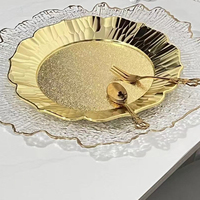 Assiettes de charge 13 pouces en vrac en plastique transparent Floral Gold Rim Textured Reef Chargers Wedding Decorative for Dinner