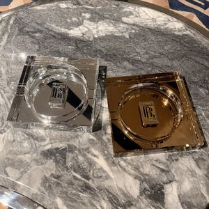 Cenicero Cuadrado de Cristal Transparente de Lujo y Alta Calidad para Fumar Cigarrillos y Pipas, Regalo Personalizable - Product Image 1