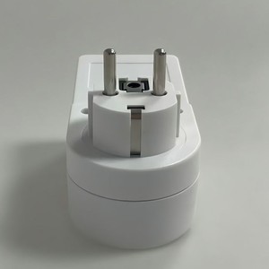 อุปกรณ์ป้องกันไฟกระชาก Ke-2166p 20 แอมป์ พร้อมหน้าจอดิจิตอล สำหรับป้องกันเครื่องปรับอากาศและตู้เย็น - Product Image 4