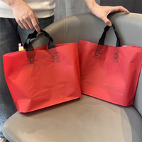 Sacs en plastique réutilisables de T-shirt de mode épais PE main et sacs à provisions pour vêtements et chaussures
