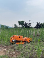 Tondeuse à gazon sur chenilles télécommandée ZYB 90 15P sans fil, moteur diesel monocylindre, largeur de coupe 90 cm
