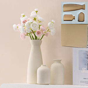 แจกันเซรามิกสีเบจด้านสไตล์สร้างสรรค์สำหรับตกแต่งห้องนั่งเล่นและบ้าน - Product Image 2