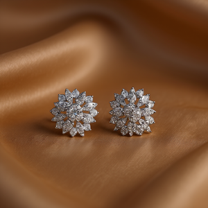 E1595 Orecchini in oro bianco con diamanti taglio rotondo brillante colore D naturali stile classico da donna - Product Image 2