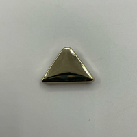 Plaques métalliques triangulaires écologiques anti-corrosion, quincaillerie haut de gamme pour la décoration d'uniformes, foulards et vêtements, commande en gros