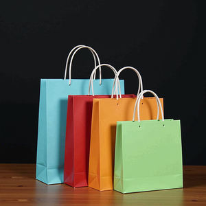 Sacs en papier personnalisés avec logo imprimé en gros, emballages personnalisés, sacs cadeaux en carton de luxe sur mesure - Product Image 1